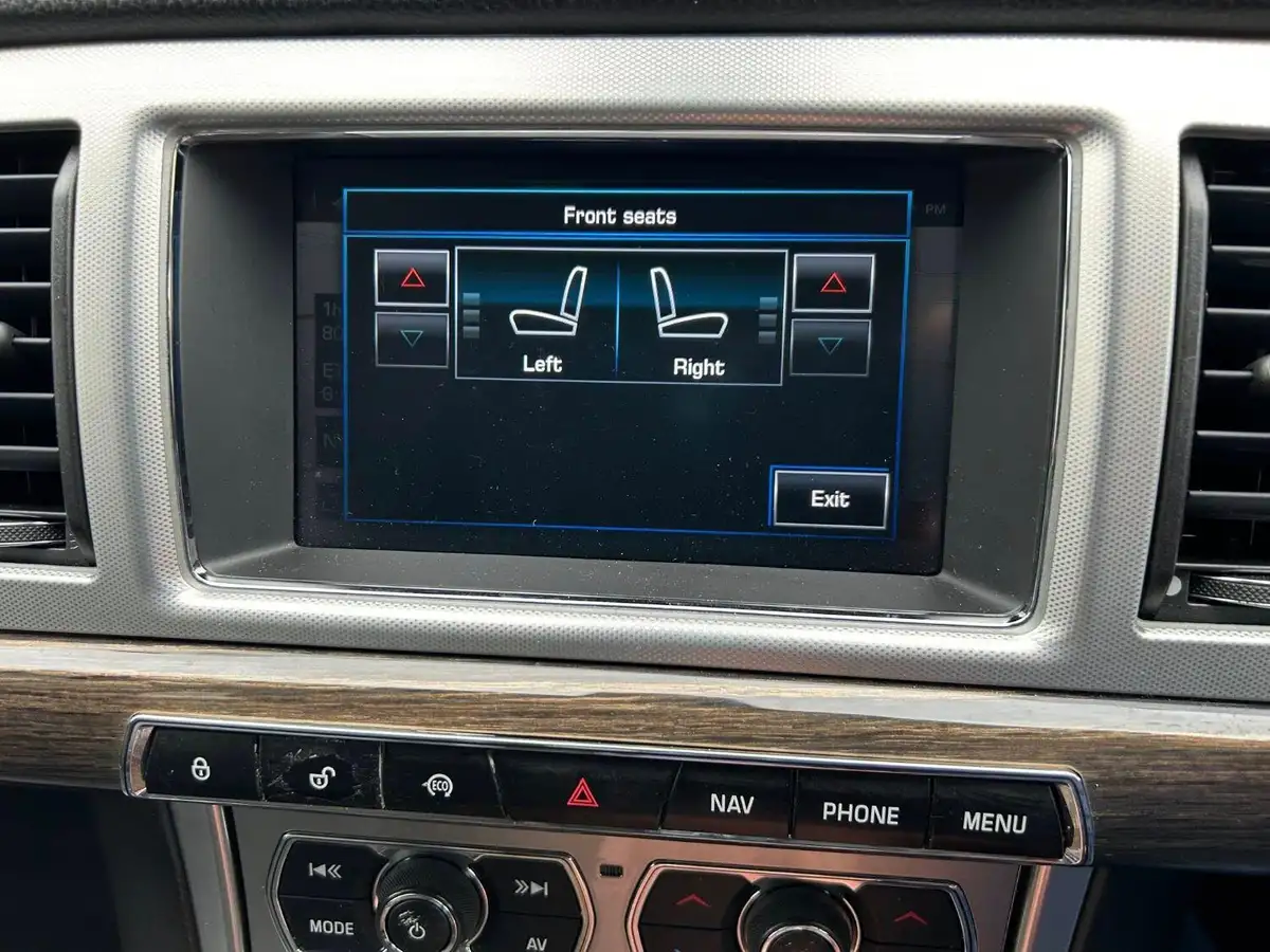 2015-jaguar-xf-22td-luxury-163ps-saloon-4d-big-11