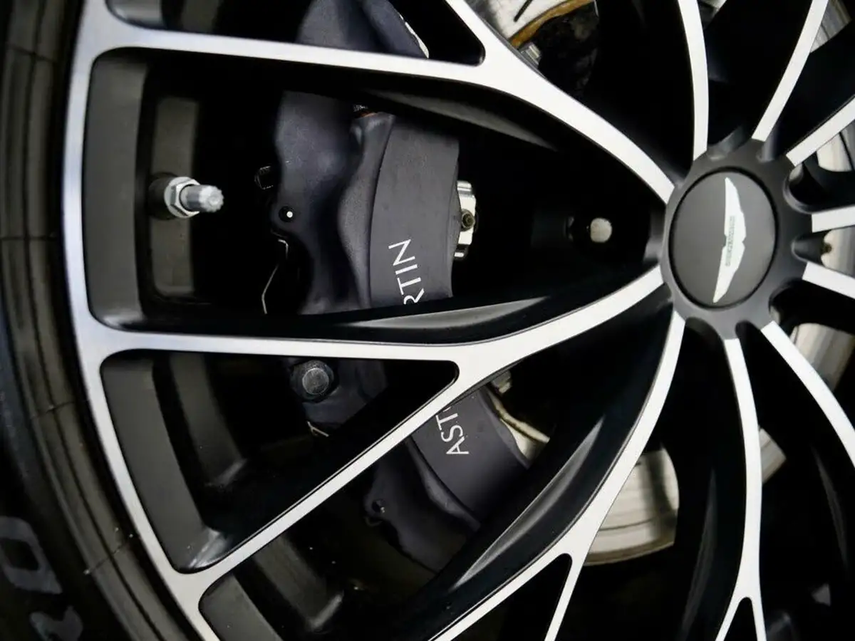 2024-aston-martin-vantage-40-v8-vantage-coupe-auto-big-42