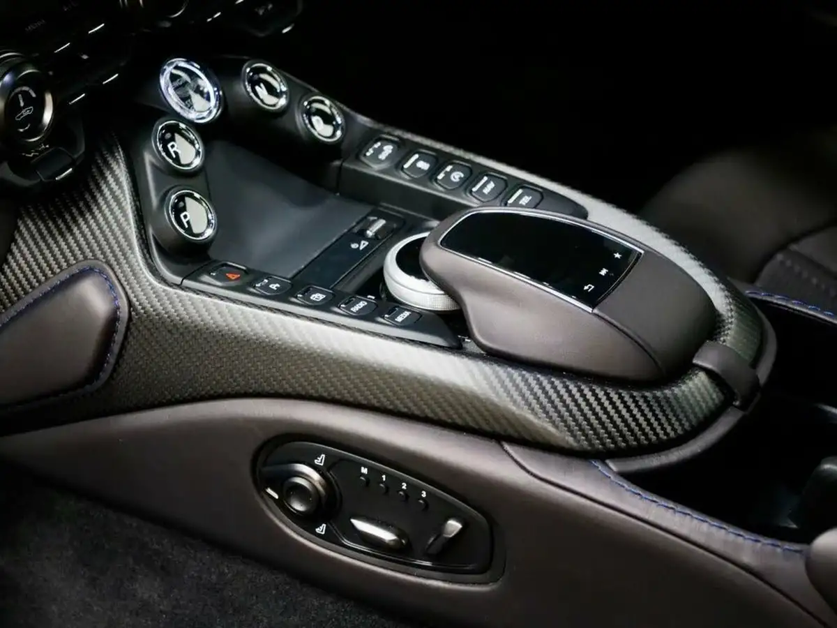 2024-aston-martin-vantage-40-v8-vantage-coupe-auto-big-18