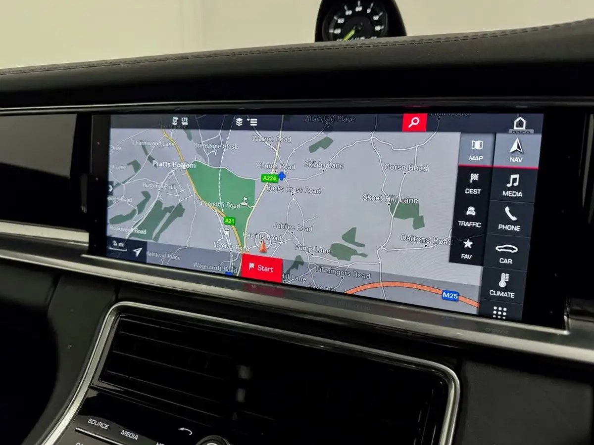 2019-porsche-panamera-30-4-e-hybrid-hatchback-big-43