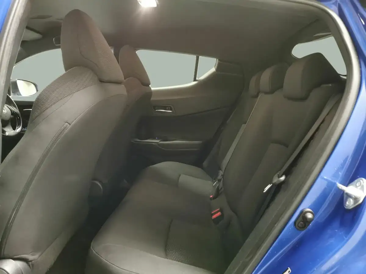 2018-toyota-c-hr-12-dynamic-big-22