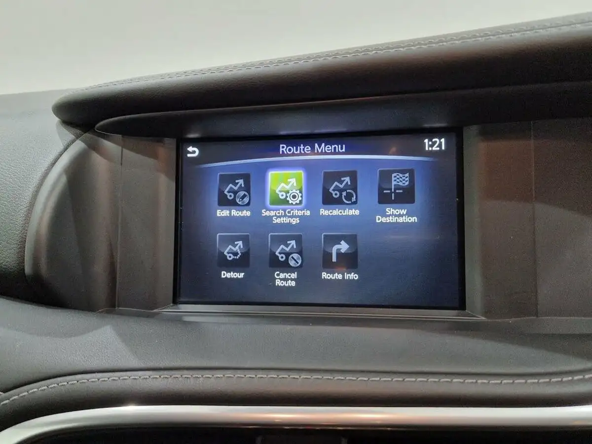2019-infiniti-q30-22d-sport-big-31