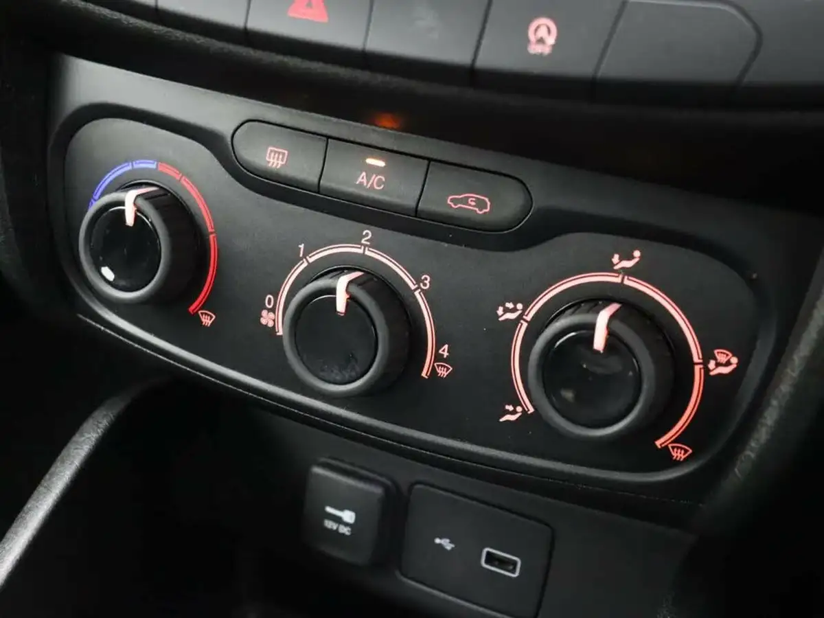 2021-fiat-tipo-14-easy-hatchback-5d-big-26