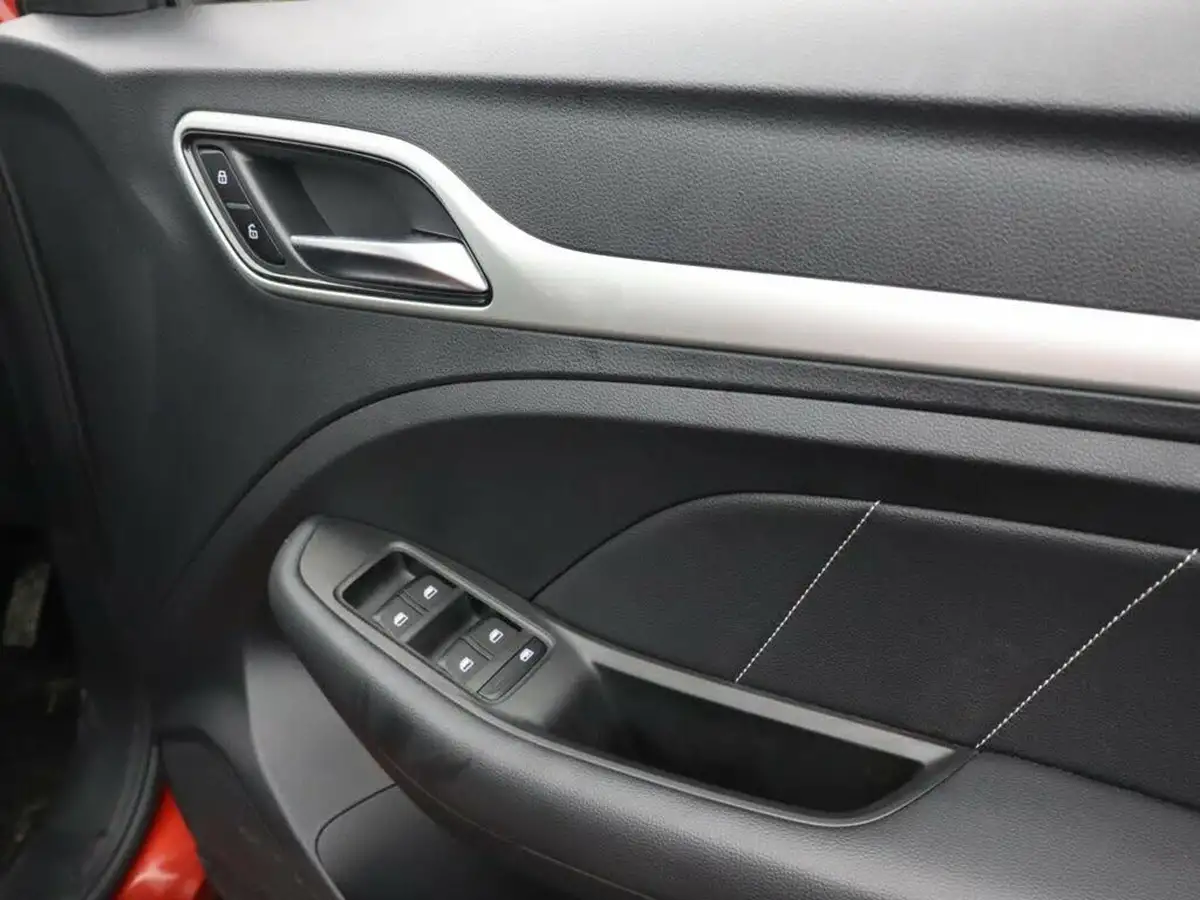 2021-mg-zs-suv-e-exclusive-ev-big-30