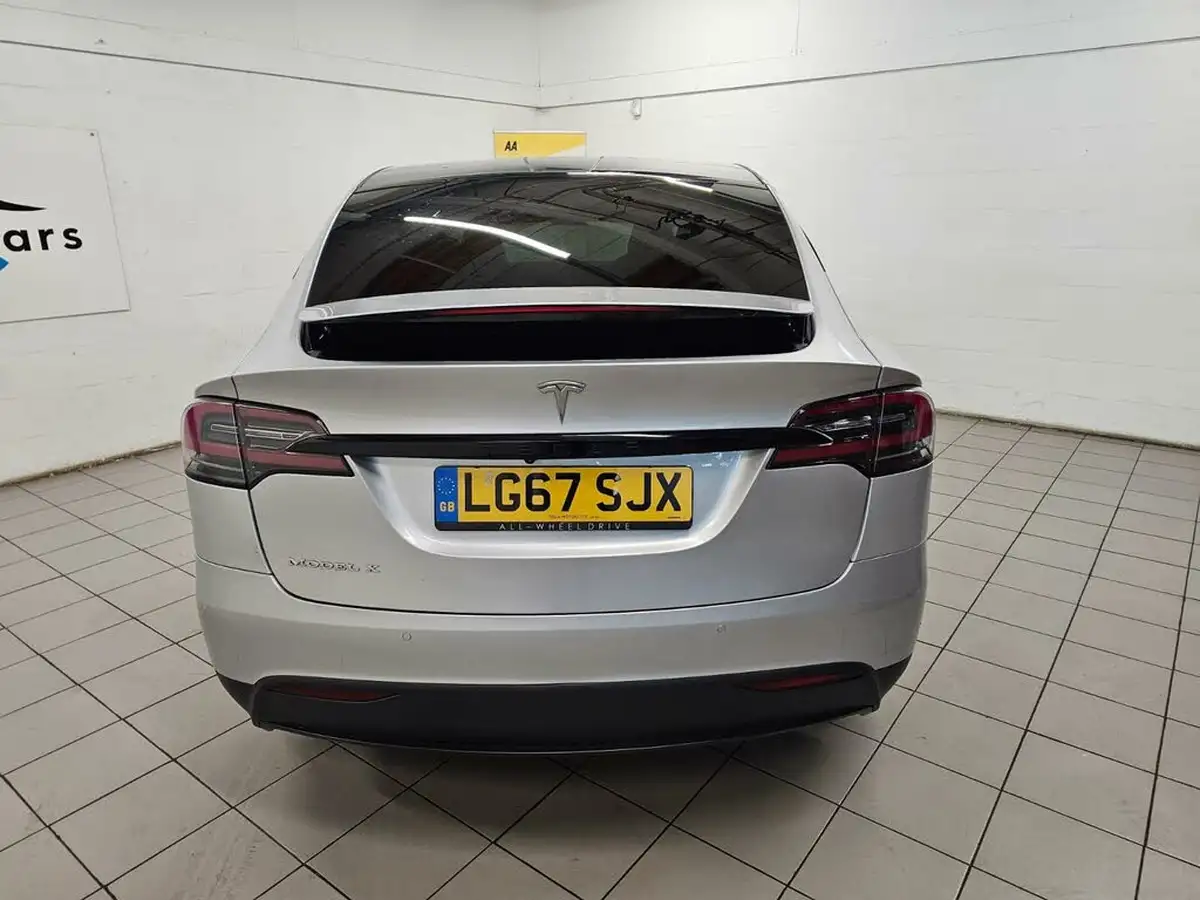 2017-tesla-model-x-e-75d-big-9