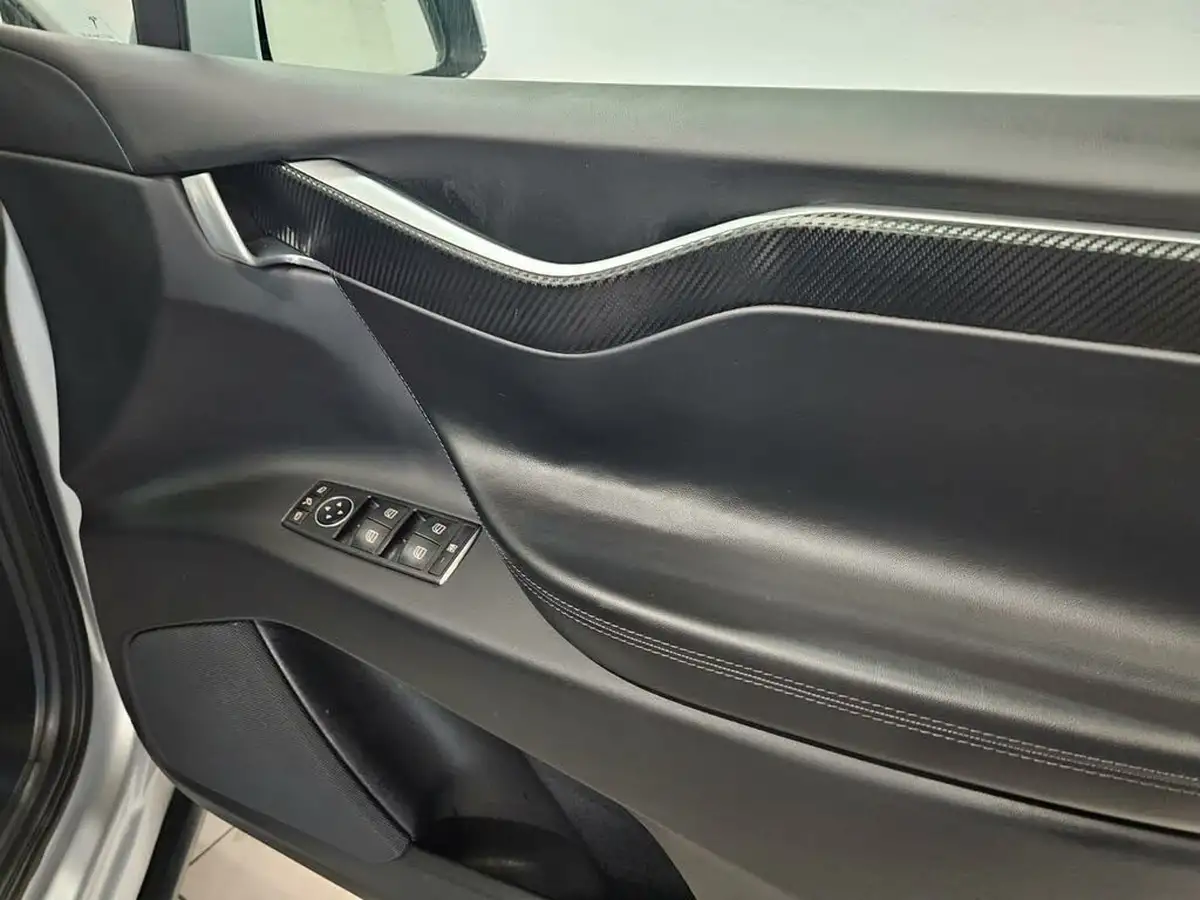 2017-tesla-model-x-e-75d-big-37