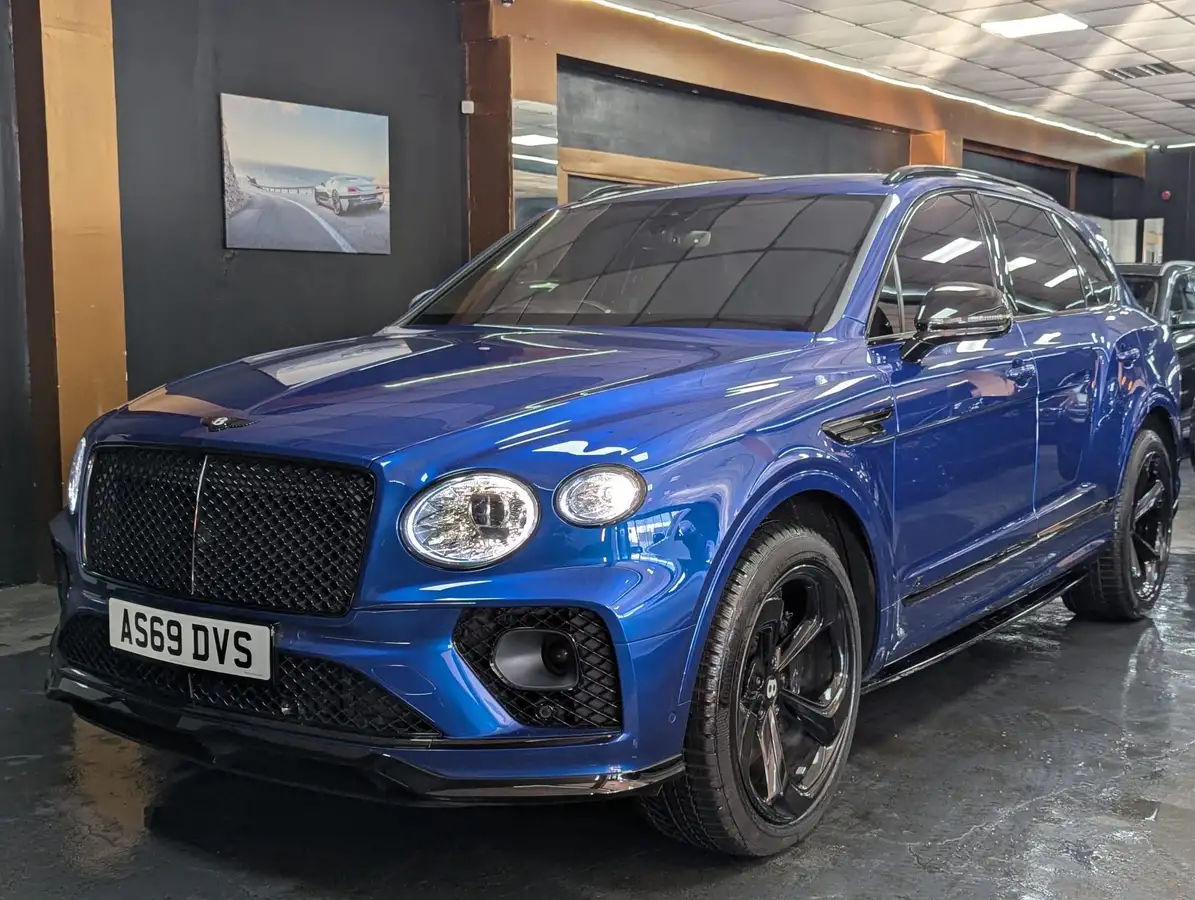 2022-bentley-bentayga-40-v8-big-1