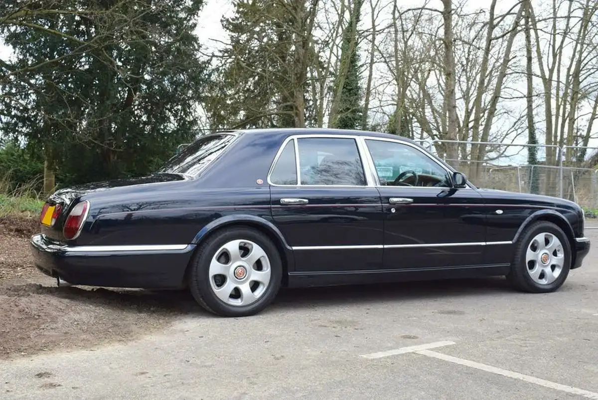2000-bentley-arnage-68-red-label-big-56