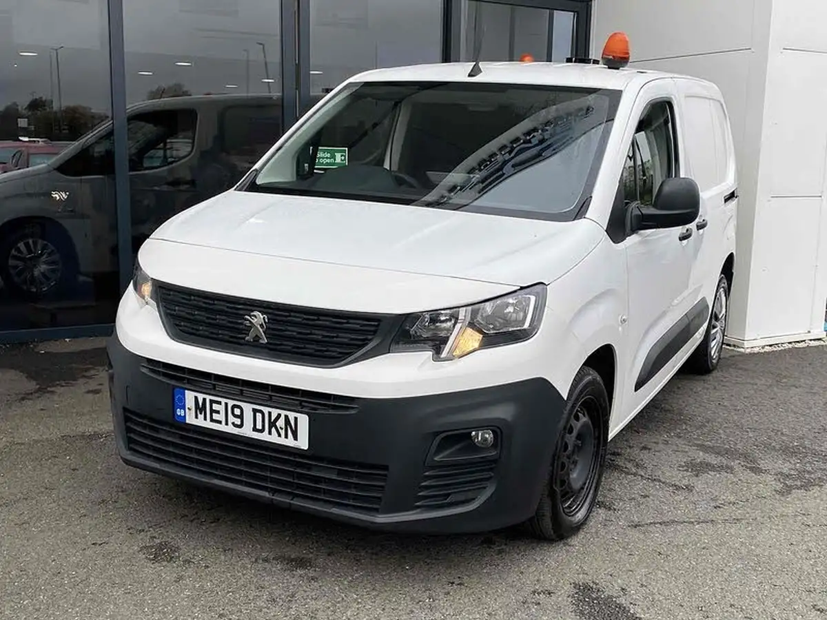 2019-peugeot-partner-15-bluehdi-1000-professional-100ps-eu6dt-panel-big-10