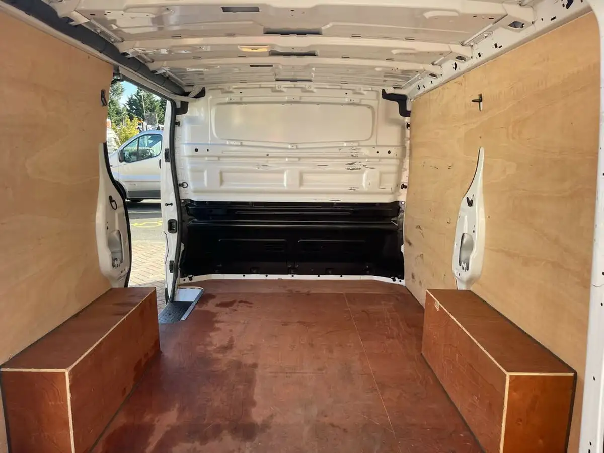 2022-renault-trafic-20dci-sl28-130-business-big-46