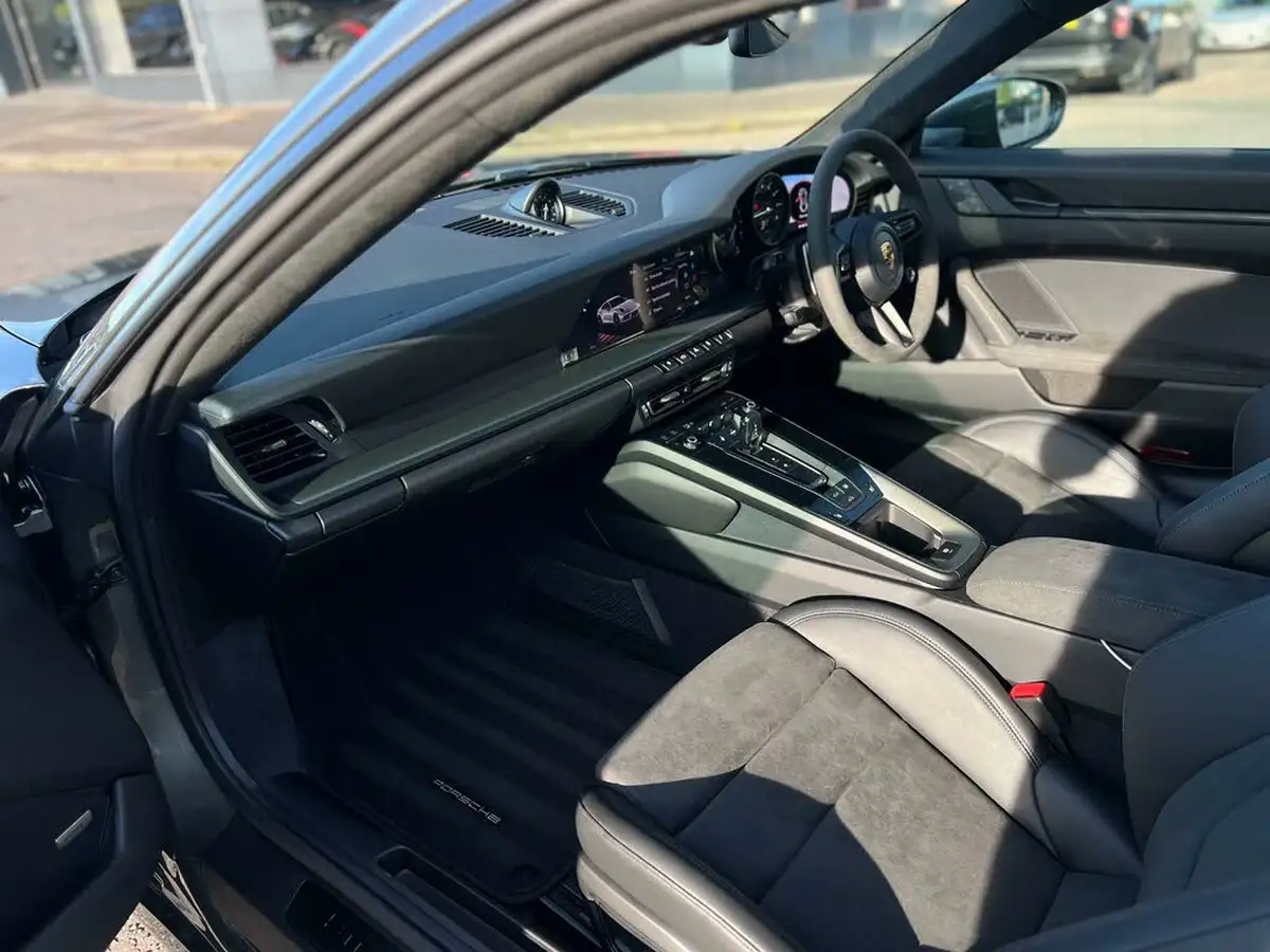 2023-porsche-911-30-carrera-gts-coupe-pdk-big-16