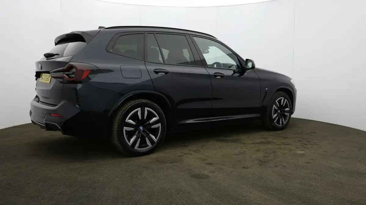 2022-bmw-ix3-e-m-sport-big-50