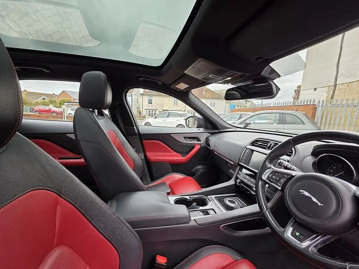 2016-jaguar-f-pace-20-i4d-r-sport-awd-auto-big-17