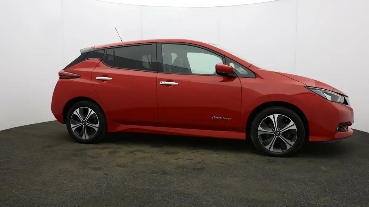 2020-nissan-leaf-e-e-tekna-big-43