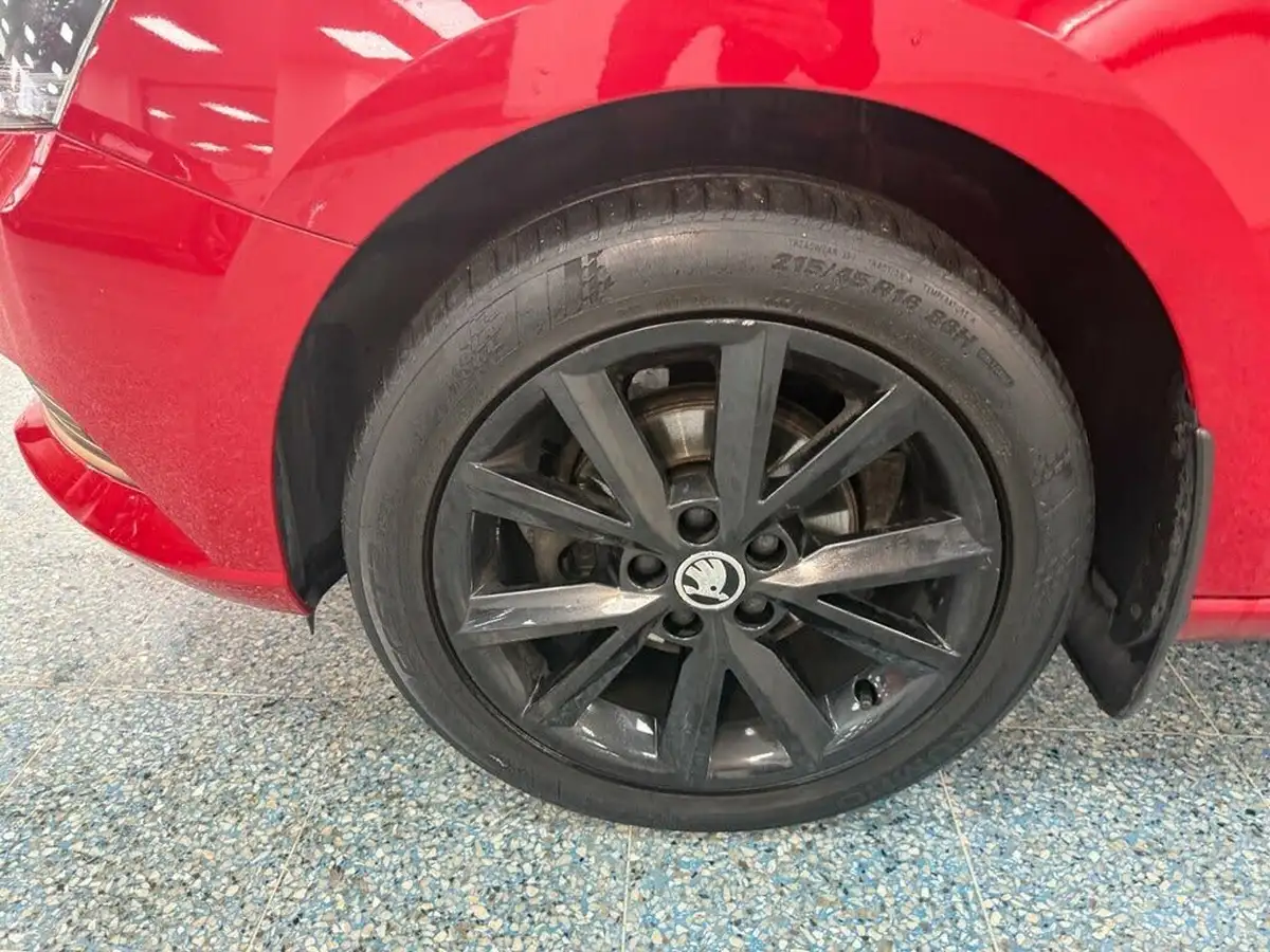2018-skoda-fabia-10-mpi-colour-edition-big-18