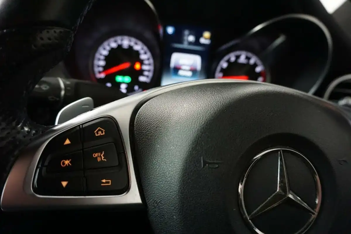 2016-mercedes-benz-c-class-big-29