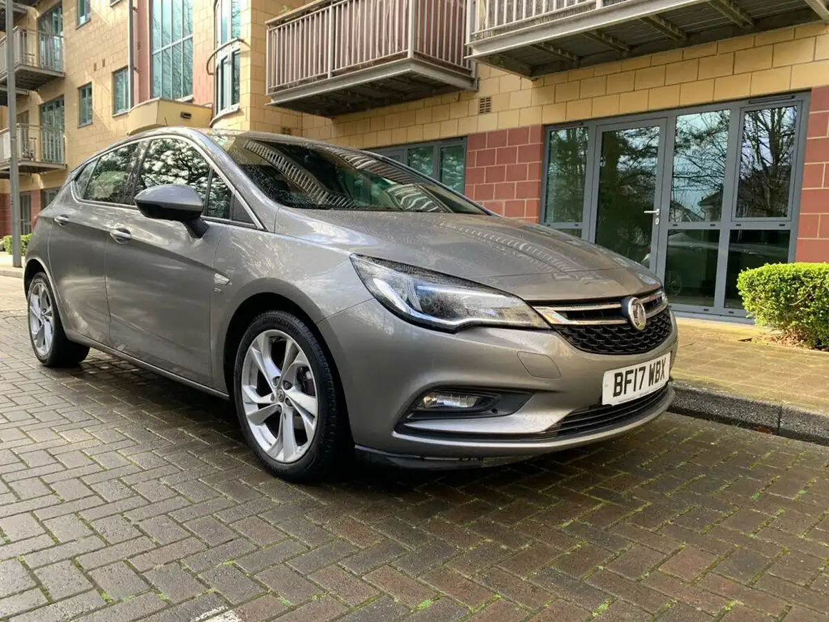 2017-vauxhall-astra-10i-turbo-sri-ecoflex-ss-hatchback-big-12