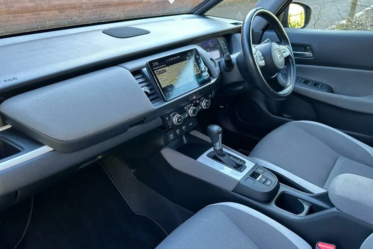 2021-honda-jazz-15-i-mmd-crosstar-ex-107ps-big-1