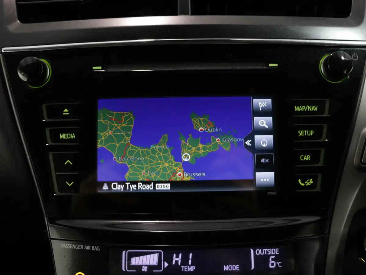 2020-toyota-prius-18-vvt-i-excel-big-19