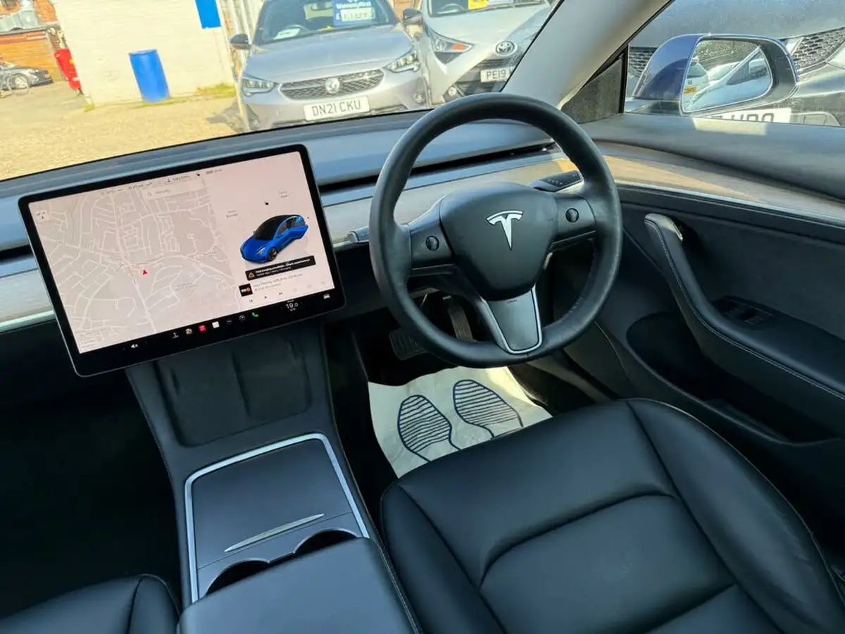 2022-tesla-model-3-e-long-range-big-38