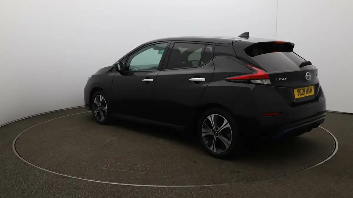 2021-nissan-leaf-e-tekna-big-55