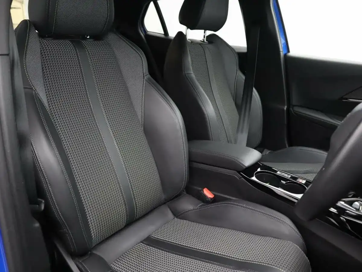 2021-peugeot-2008-suv-12-puretech-gt-eat8-big-10