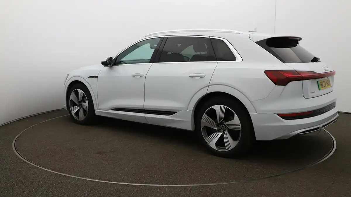 2022-audi-e-tron-50e-s-line-station-wagon-big-33