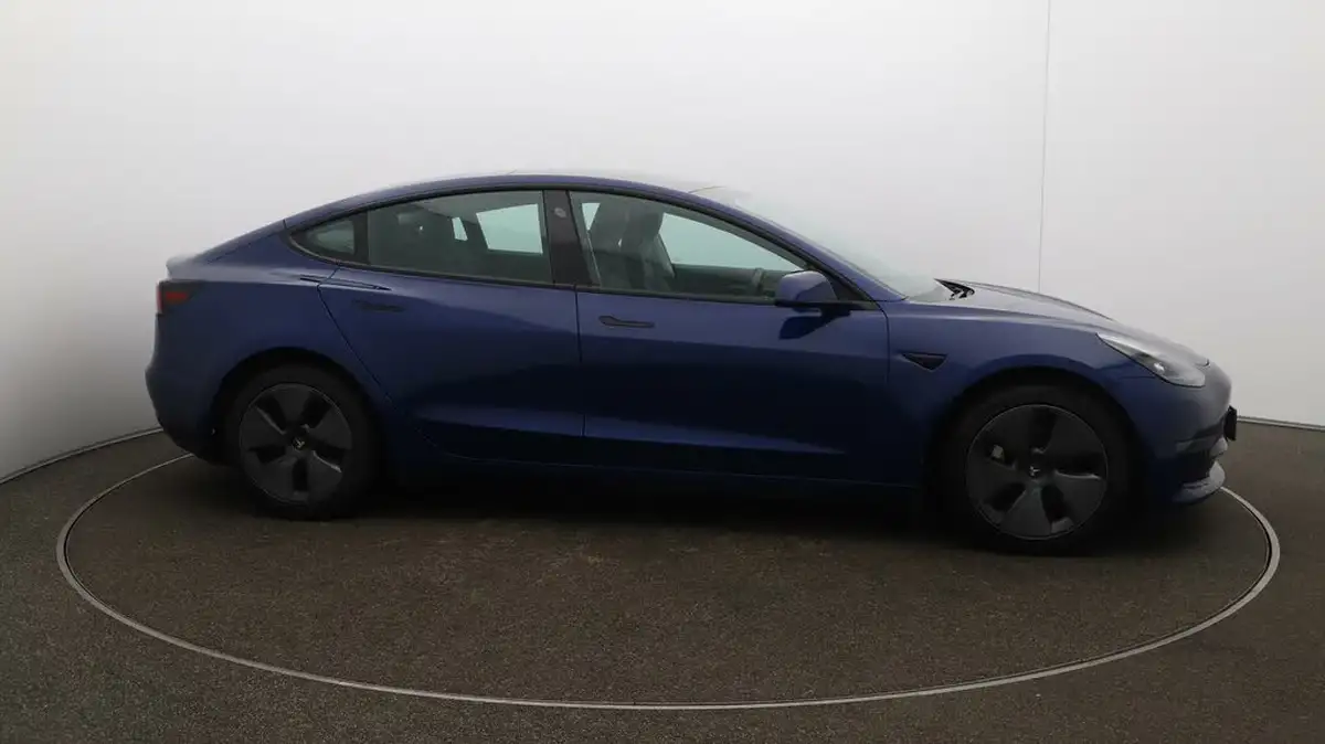 2021-tesla-model-3-e-long-range-awd-big-39