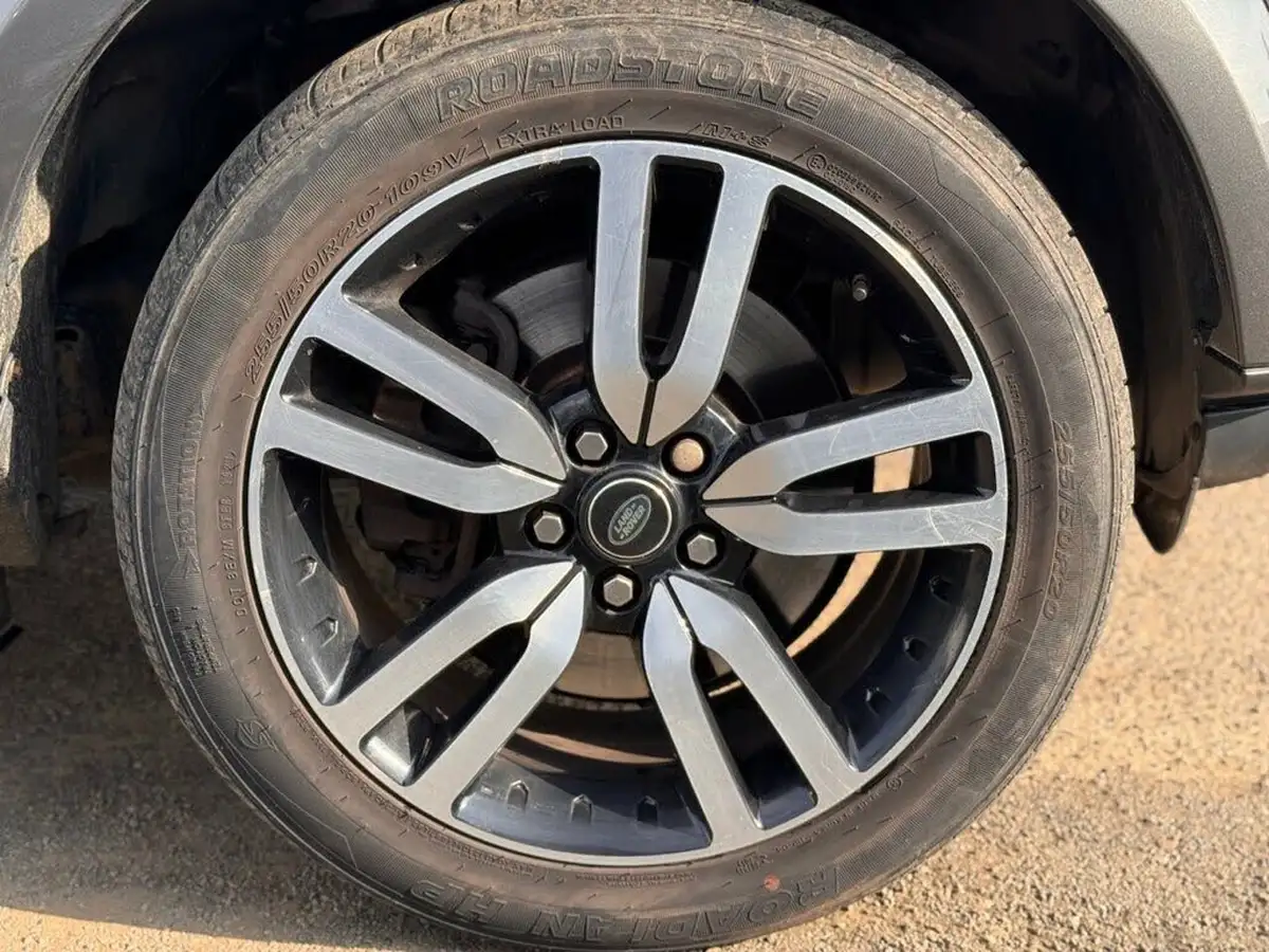 2016-land-rover-discovery-4-30-sd-v6-graphite-big-11