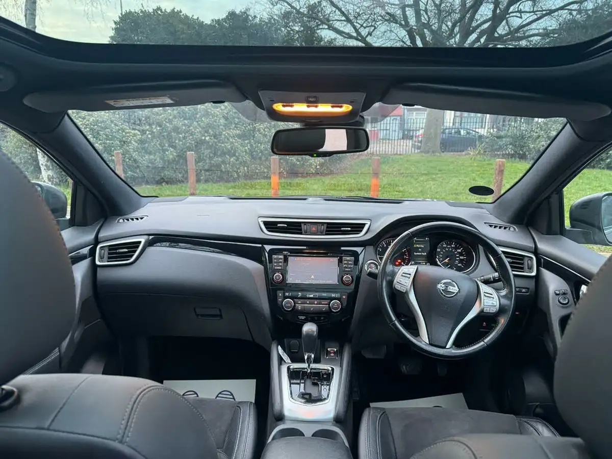 2017-nissan-qashqai-12-dig-t-n-vision-18in-xtronic-cvt-big-16