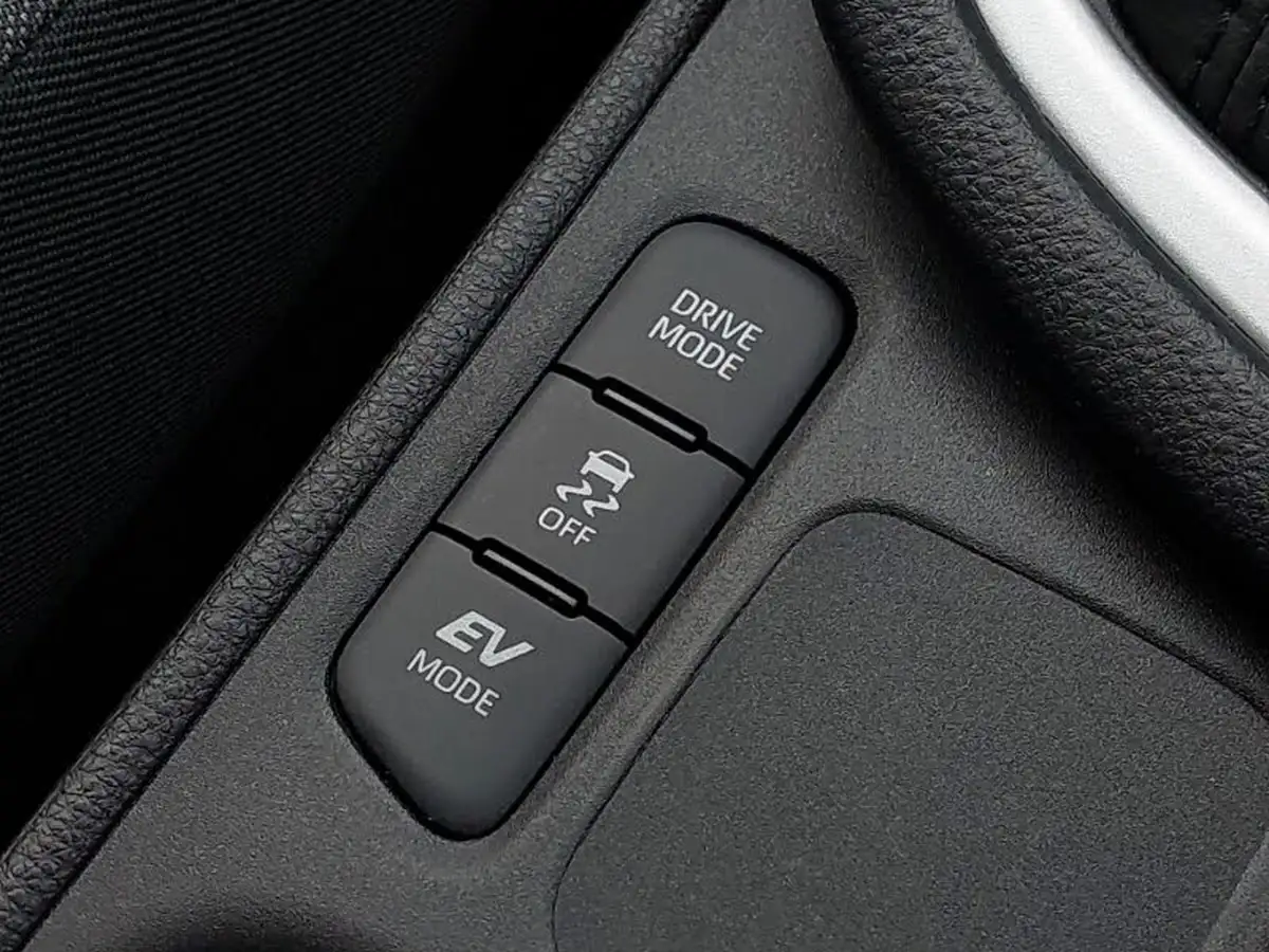 2023-mazda-mazda2-15-agile-big-15