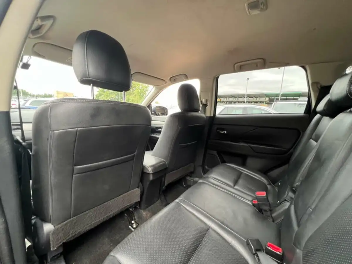 2014-mitsubishi-outlander-22di-d-gx3-7st-big-33
