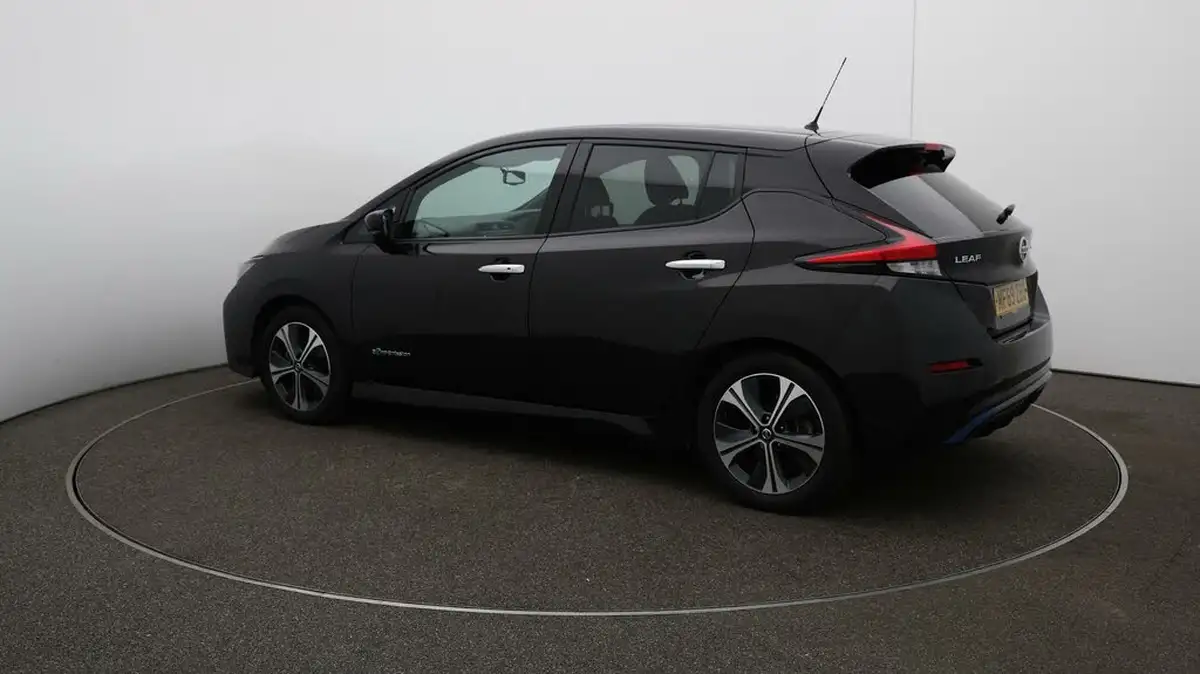 2020-nissan-leaf-e-tekna-big-27