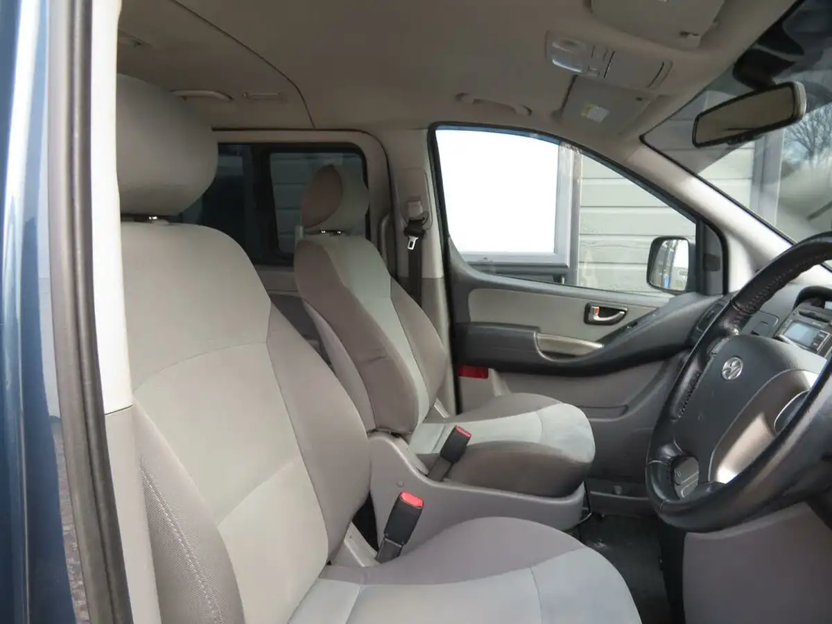 2012-hyundai-i800-25td-style-25crdi-170ps-auto-big-14