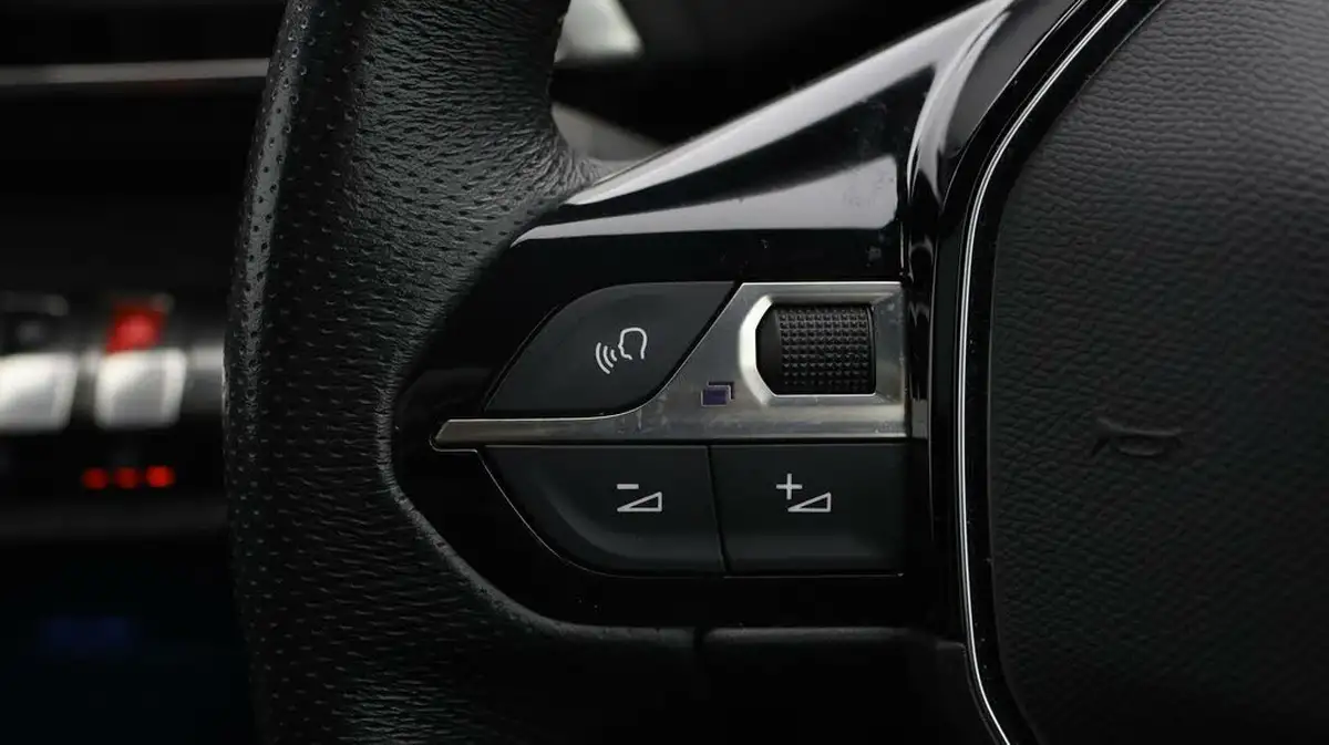 2019-peugeot-5008-suv-15-bluehdi-gt-line-premium-big-21