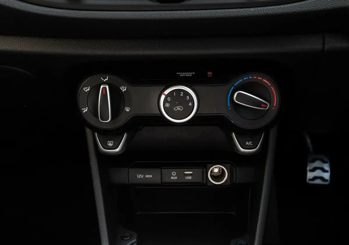 2019-kia-picanto-125-gt-line-big-30