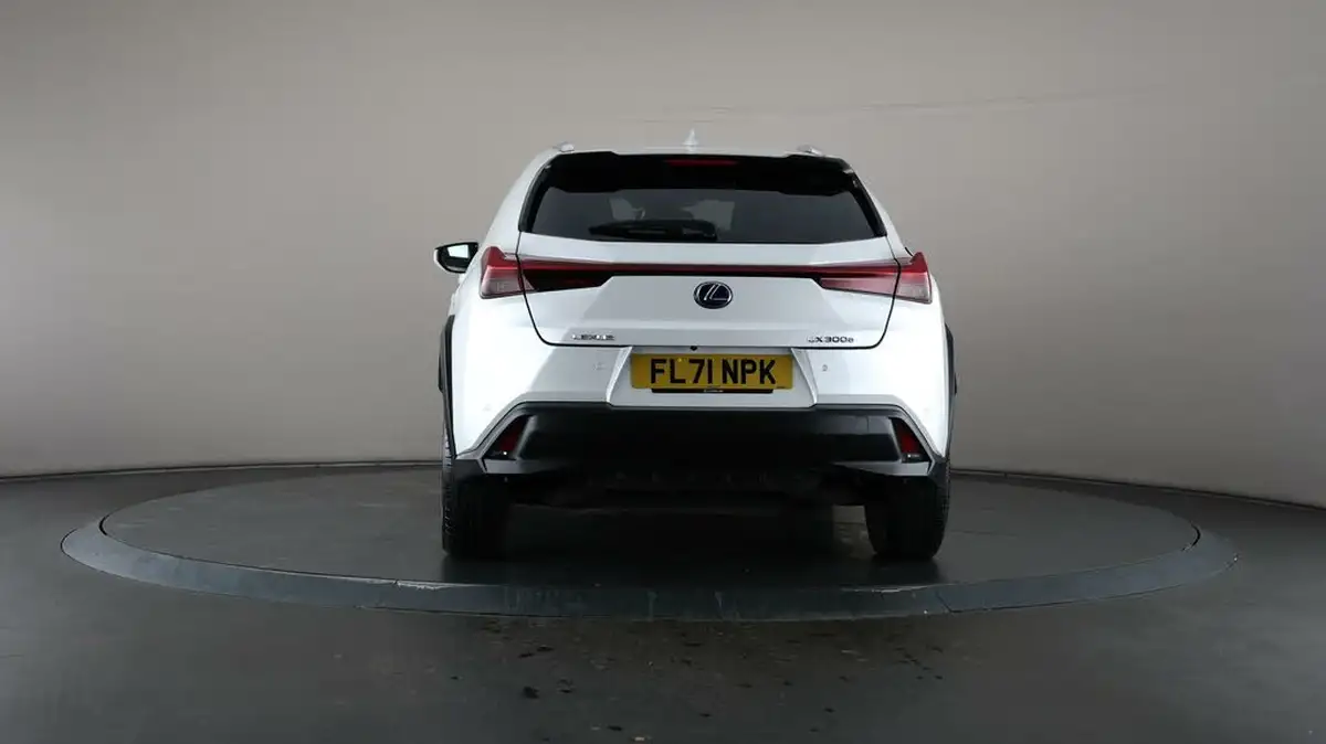 2021-lexus-ux-300e-e-ux-big-31
