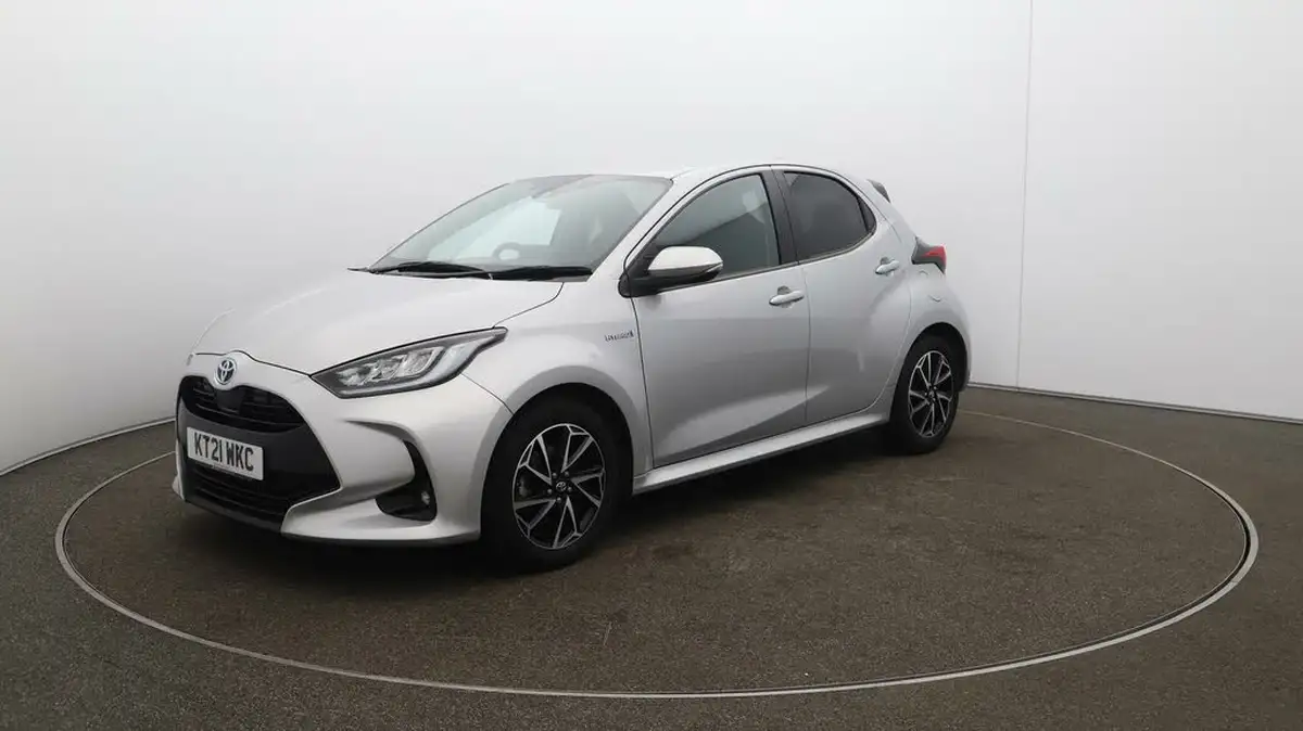2021-toyota-yaris-15-vvt-i-design-big-3