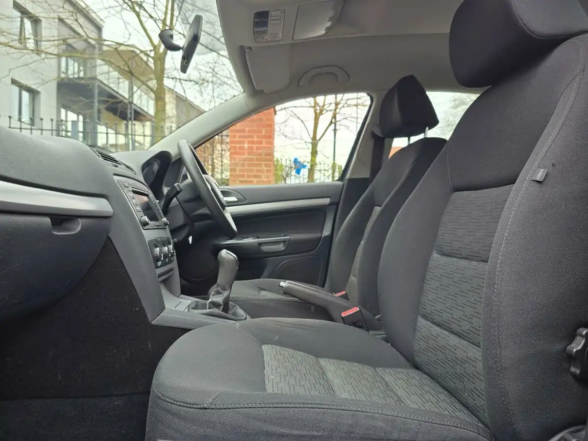 2012-skoda-octavia-14-se-plus-tsi-122bhp-plus-hatchback-big-8