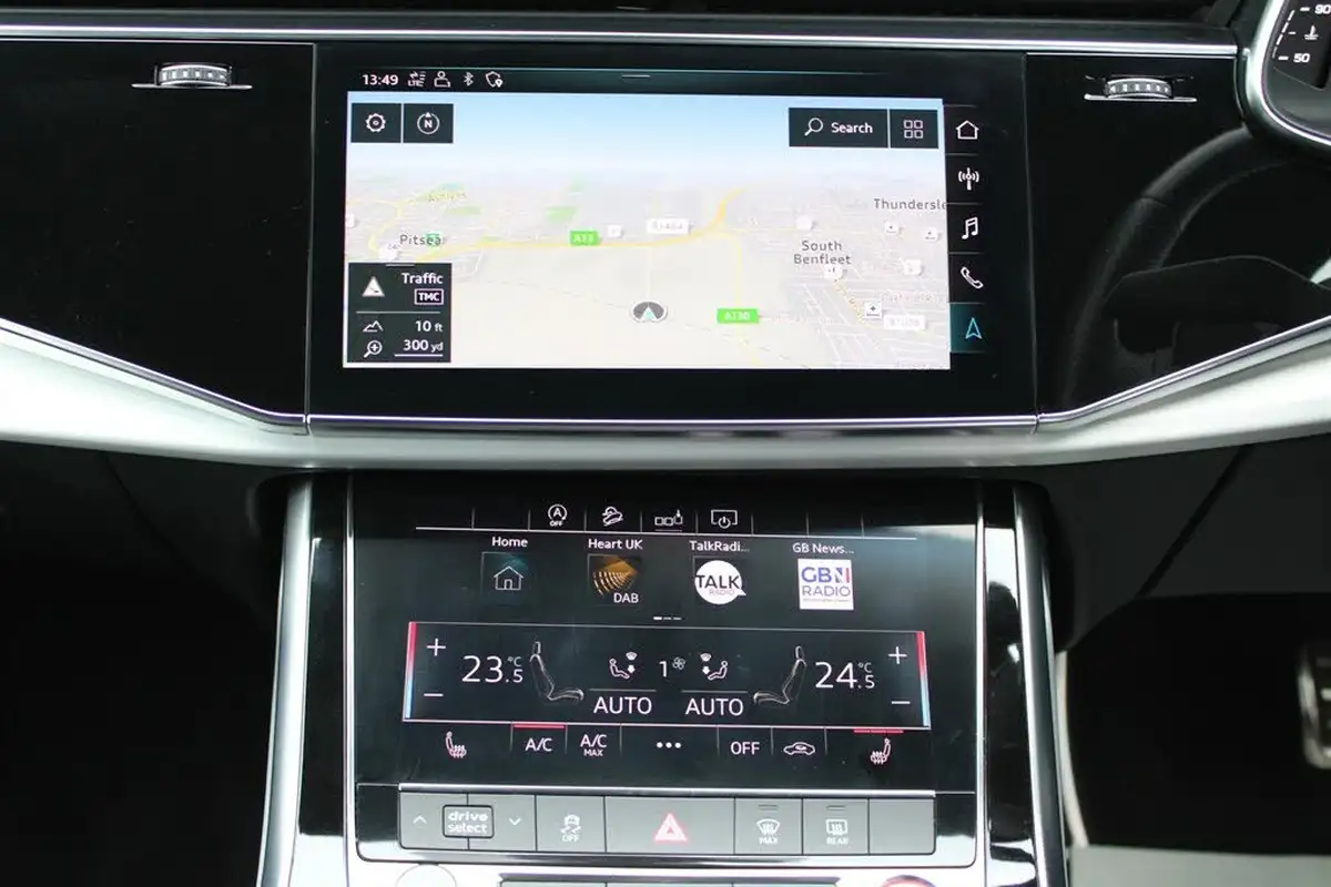2020-audi-sq7-40tdi-big-10