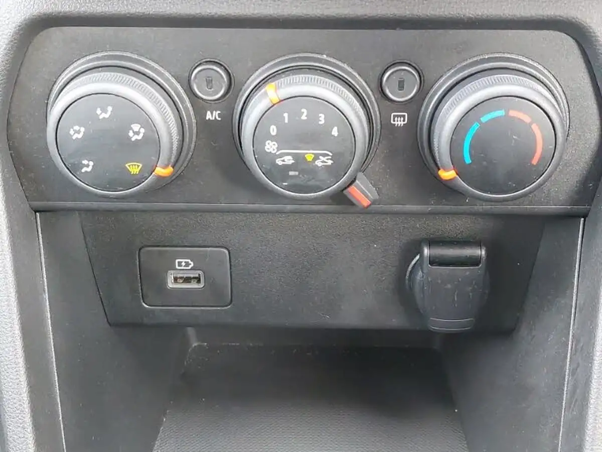 2022-dacia-sandero-stepway-10-tce-comfort-90bhp-auto-big-17