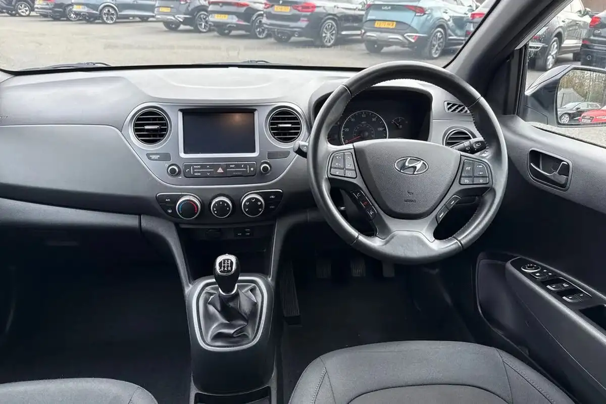 2018-hyundai-i10-10-go-se-66ps-big-17
