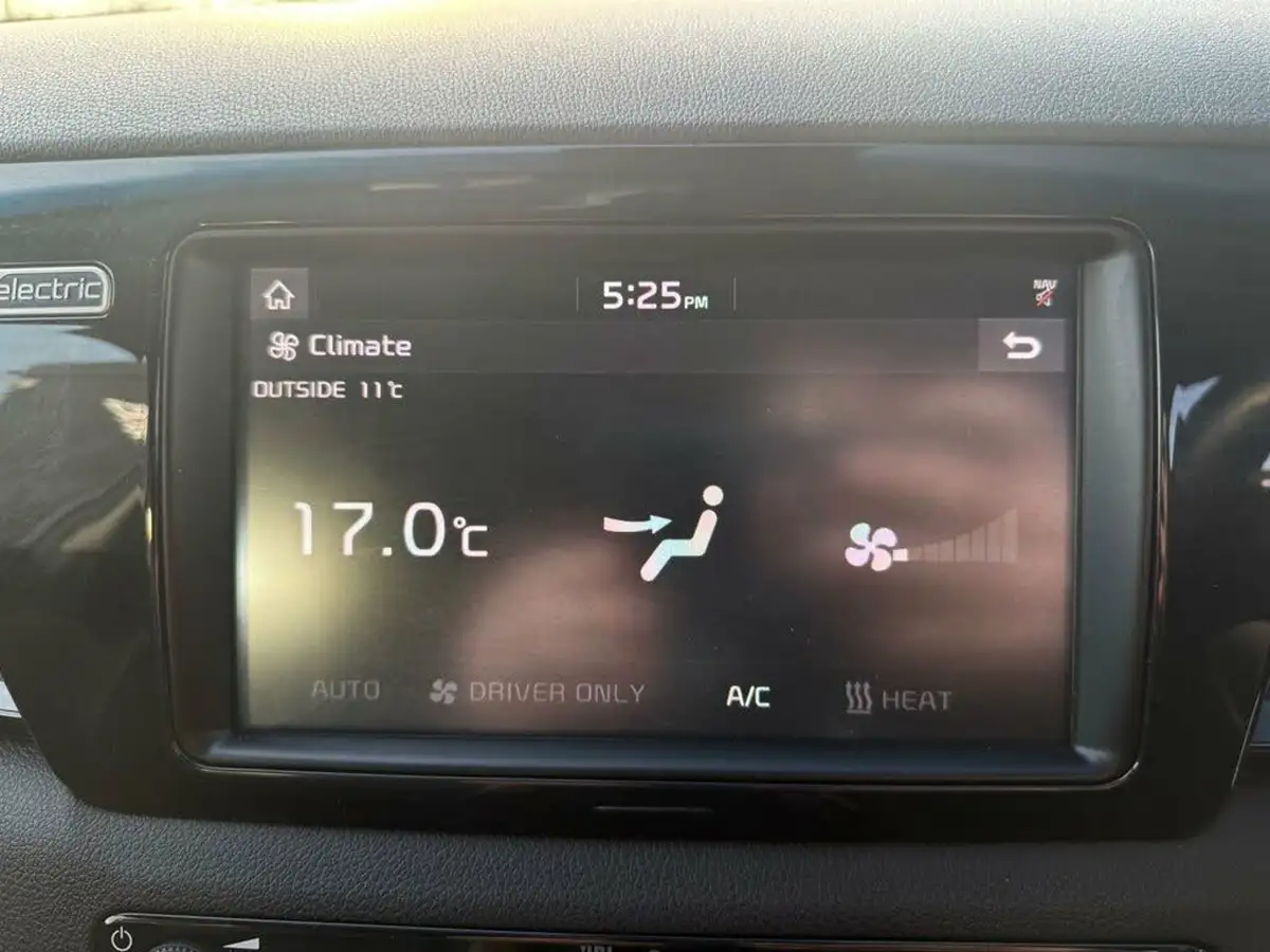 2019-kia-e-niro-ev-first-edition-big-35