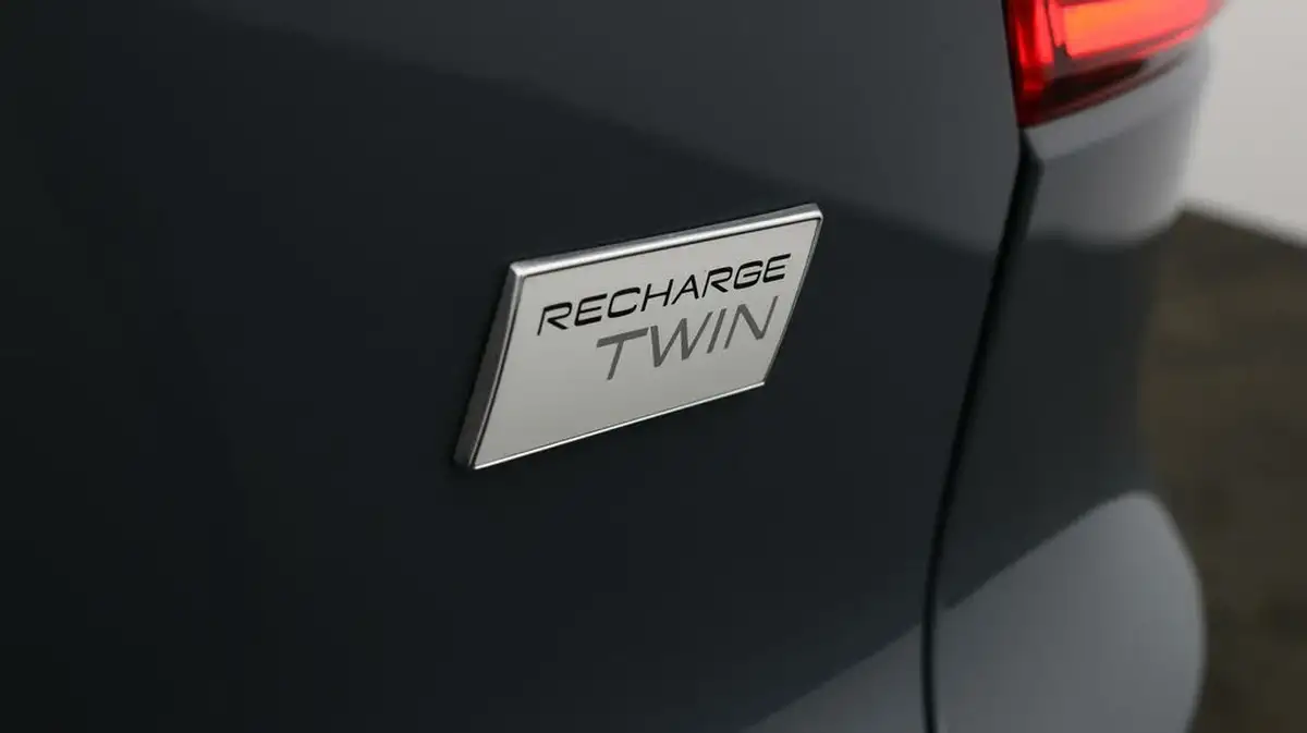 2021-volvo-xc40-e-twin-recharge-plus-big-19