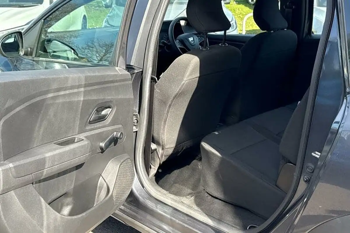 2022-dacia-jogger-10-tce-essential-big-33