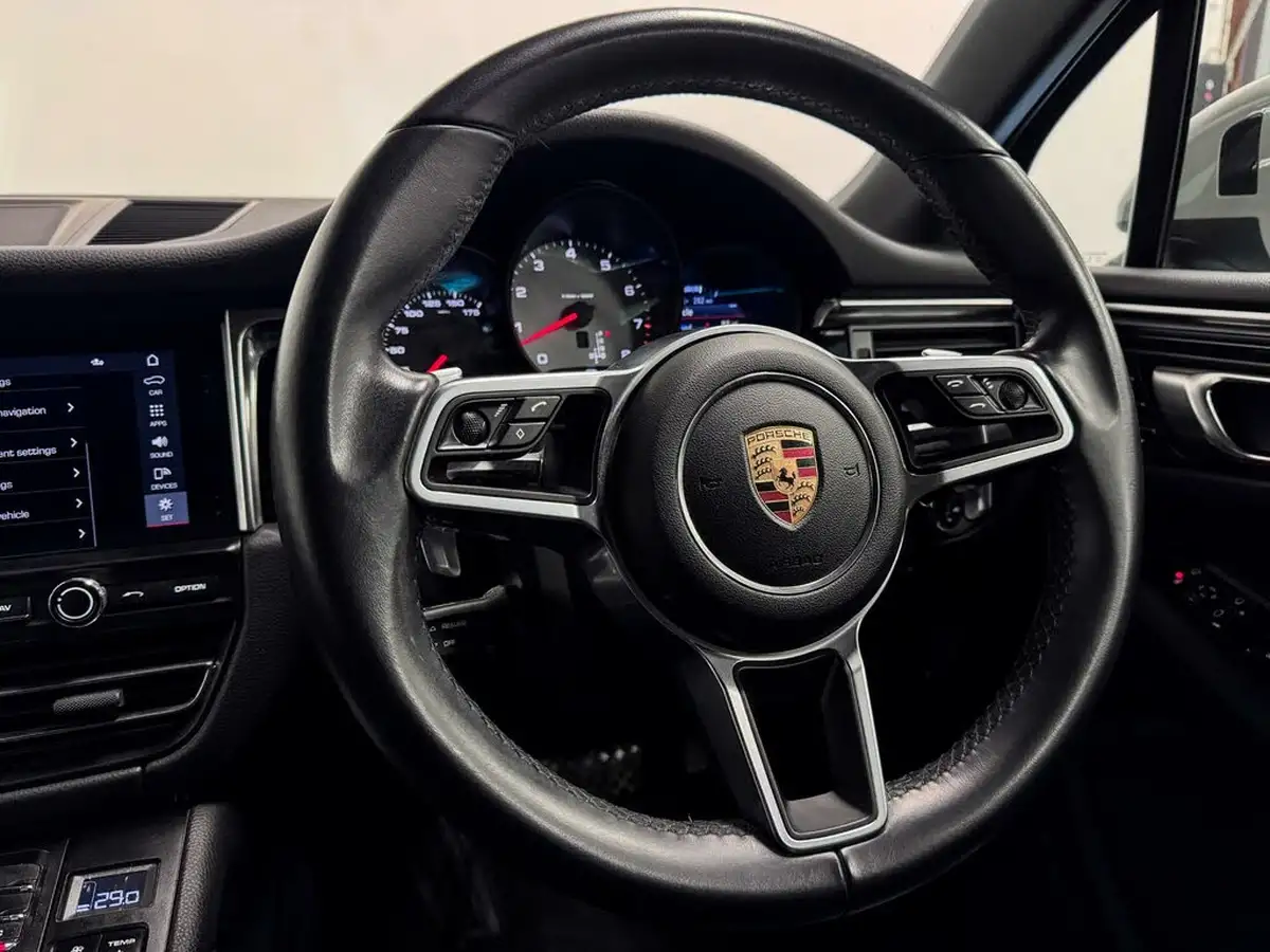2020-porsche-macan-30-v6-s-big-33