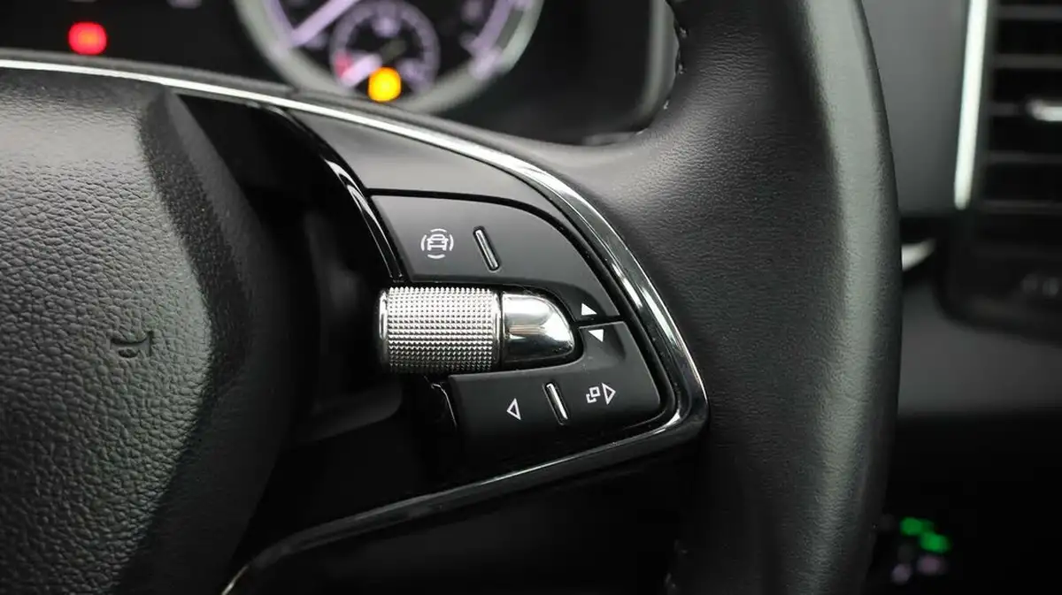 2022-skoda-karoq-15-tsi-se-l-dsg-big-21