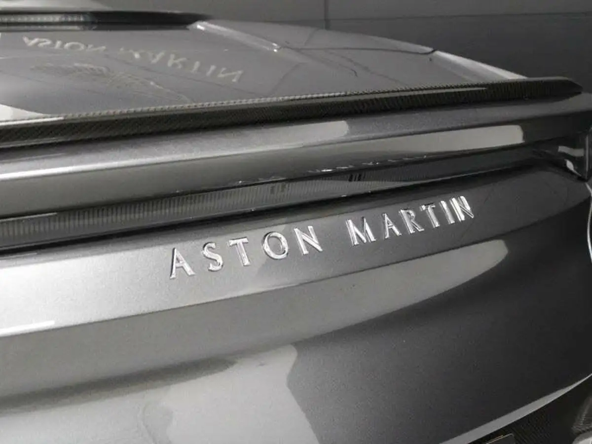 2020-aston-martin-dbs-52-v12-superleggera-volante-big-7
