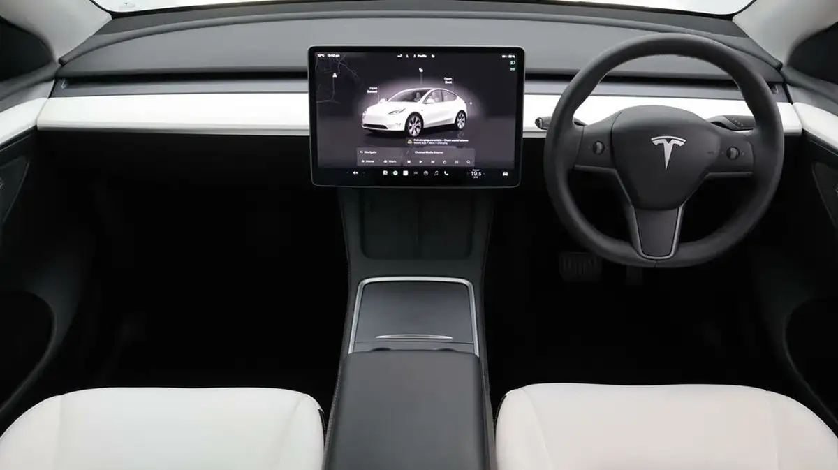 2022-tesla-model-y-e-long-range-big-12