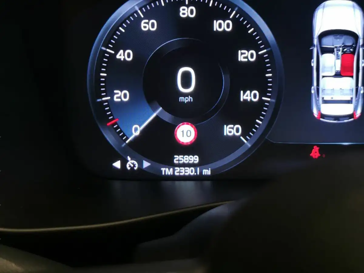 2022-volvo-xc40-15-t3-r-design-auto-big-14